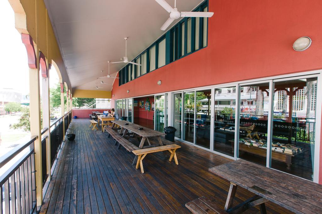 Хостел Global Backpackers Cairns Central Екстер'єр фото